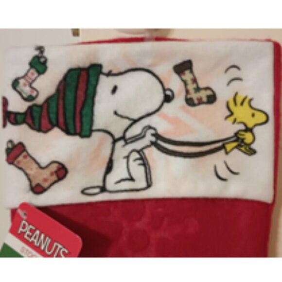 2018 PEANUTS ❤Snoopy & Woodstock Red Felt Embossed Snowflakes Christmas Stocking - Picture 3 of 6
